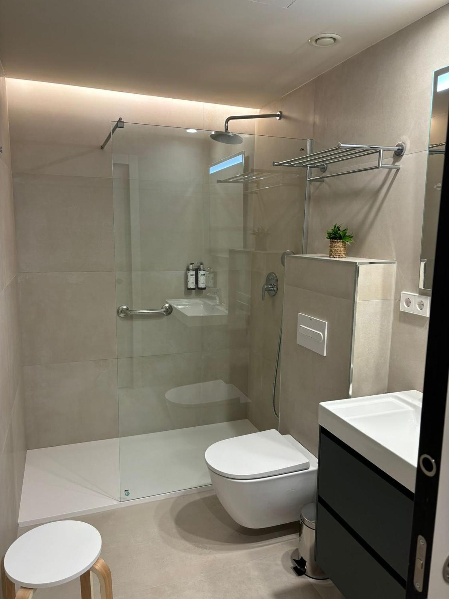 Apartamentos Joaquin Costa Santander Dış mekan fotoğraf