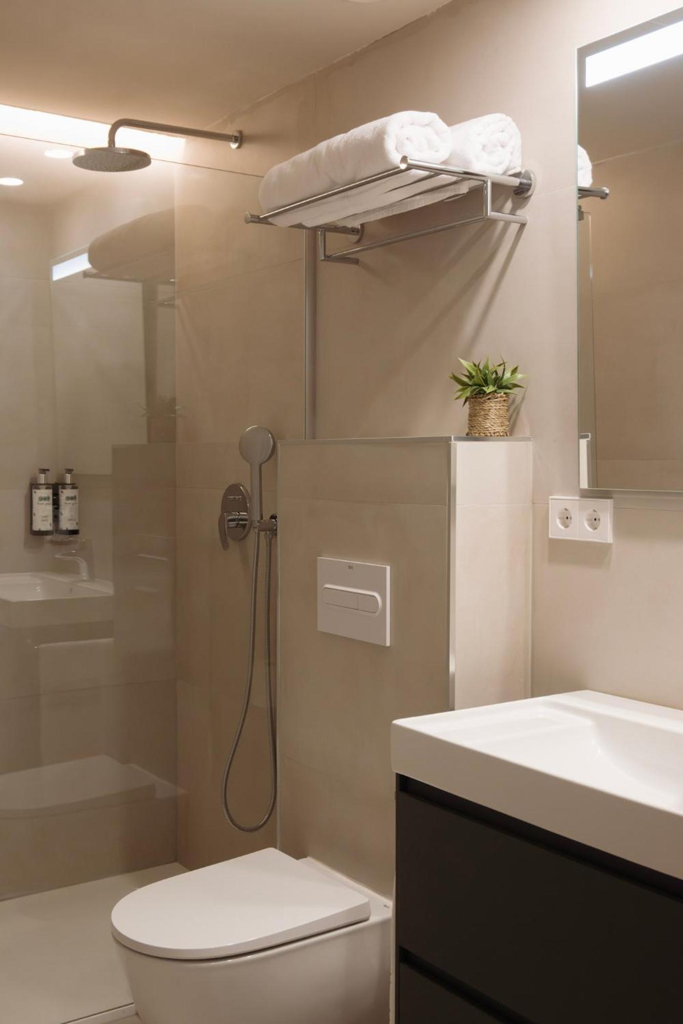 Apartamentos Joaquin Costa Santander Dış mekan fotoğraf
